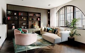 Shh! Oxford St Dream-Come-True Fam Design Hot Spot